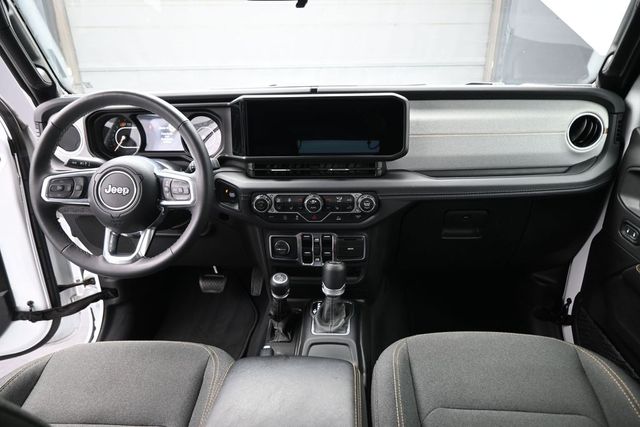 Used 2025 Jeep Wrangler SUV