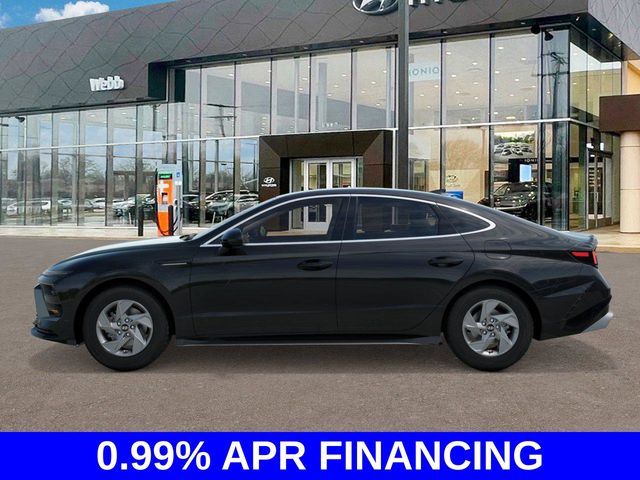 New 2026 Black Hyundai SE image 3