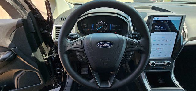 2024 Ford Edge SE 24