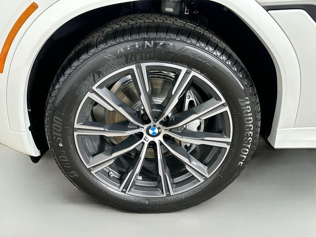 2025 BMW X6 xDrive40i 33