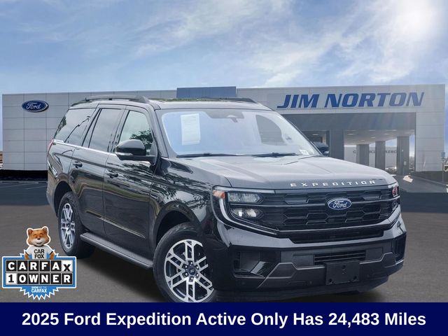 Black Metallic 2025 Ford Expedition SUV / Crossover Four-Wheel Drive Automatic