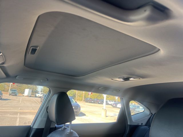 Used 2021 White Kia EX image 11