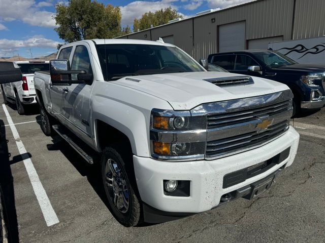 2017 Chevrolet Silverado 2500HD High Country 3