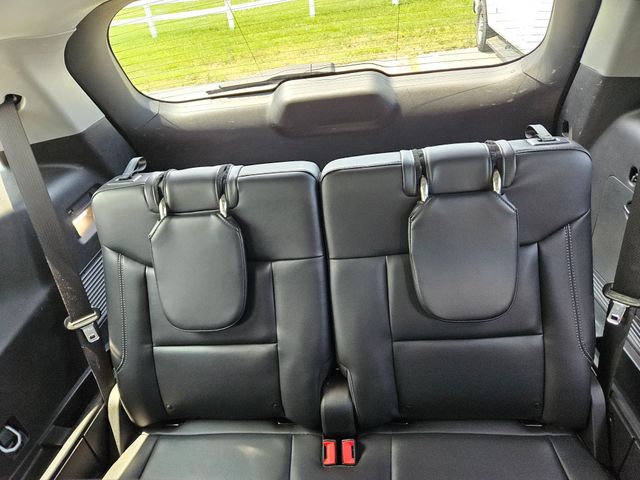 2023 Ford Explorer XLT photo