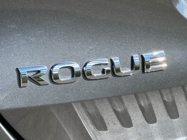 2016 Nissan Rogue S 26