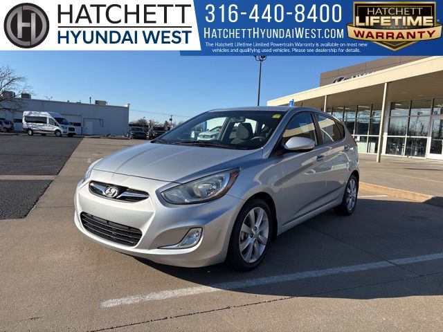 2013 Hyundai Accent SE 4-Door Hatchback FWD
