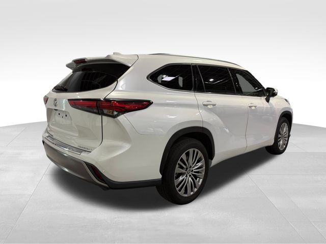 2023 Toyota Highlander Platinum  at Davis Toyota of Orangeburg