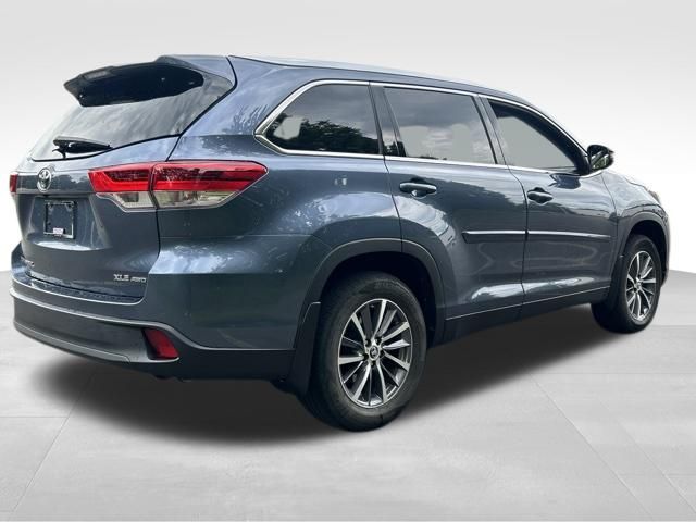 used 2019 Toyota Highlander car, priced at $24,059