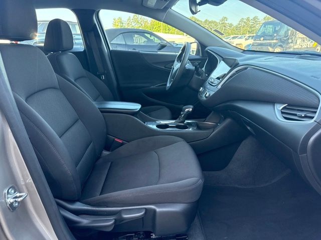 2023 Chevrolet Malibu LT:C02733