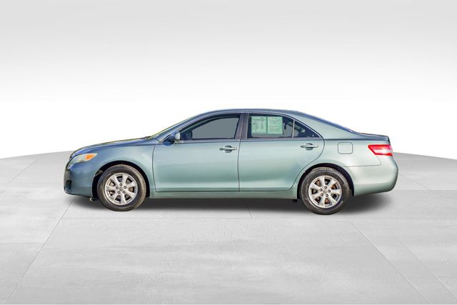 2011 Toyota Camry LE 4