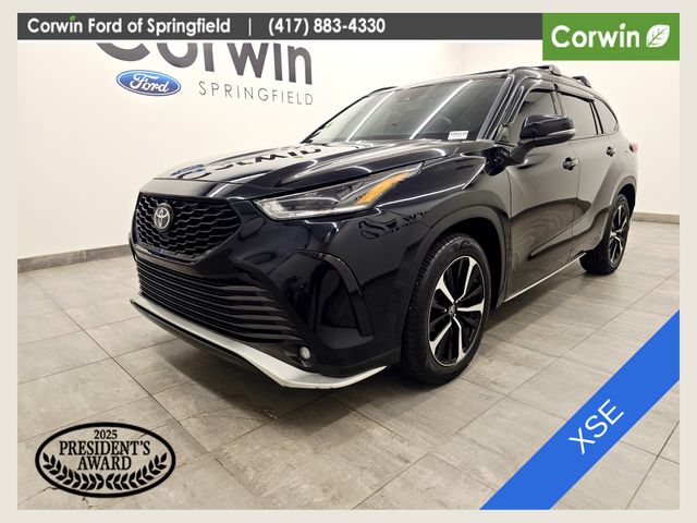 Midnight Black Metallic 2021 Toyota Highlander SUV / Crossover Front-Wheel Drive 8-Speed Automatic