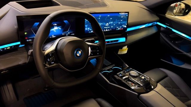 2025 BMW i5 xDrive40 10