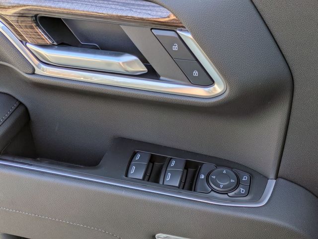 2025 Chevrolet Silverado 1500 RST photo