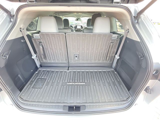 Used 2021 Toyota Highlander SUV