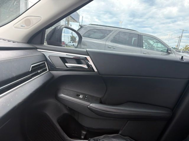 Certified Used 2022 Red Mitsubishi SE image 12