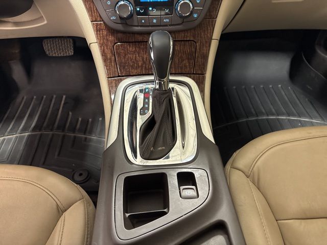 2013 Buick Regal Premium 1 photo