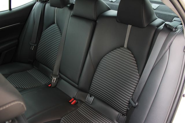 Used 2019 White Toyota SE image 22