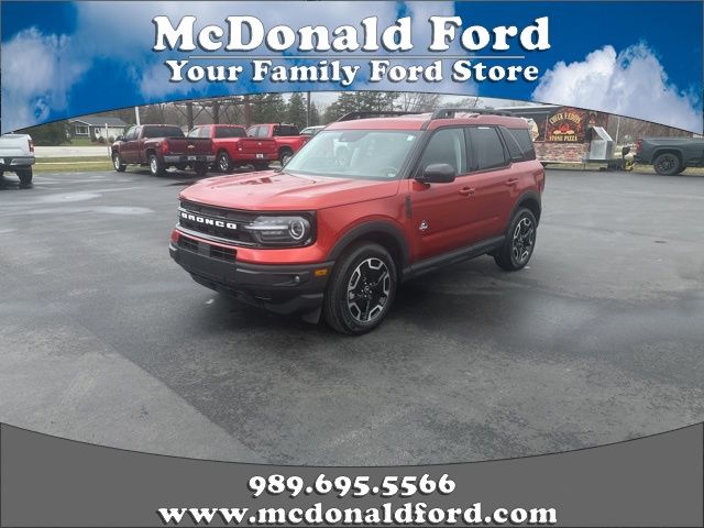Hot Pepper Red Tinted Clearcoat 2023 Ford Bronco Sport Outer Banks AWD SUV / Crossover All-Wheel Drive 8-Speed Automatic