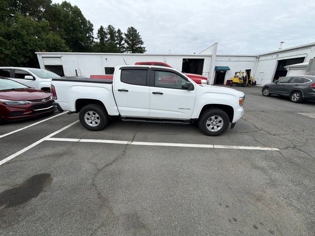 Used 2017 White GMC Base image 5