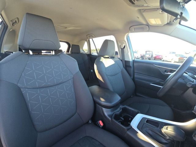 2023 Toyota RAV4 XLE:B02179