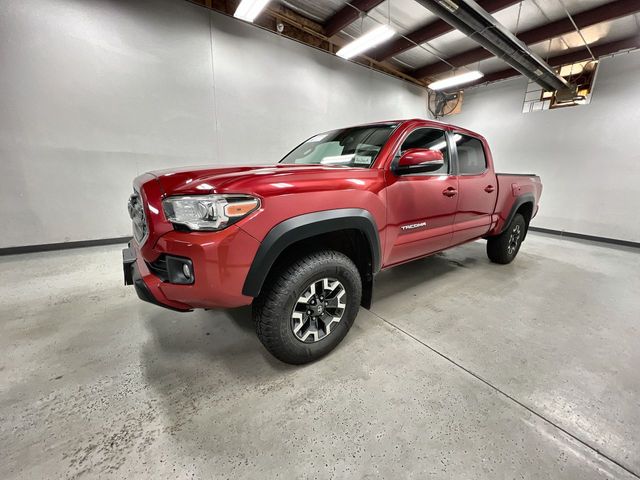 Barcelona Red Metallic 2016 Toyota Tacoma Pickup Truck Four-Wheel Drive 6-Speed Automatic