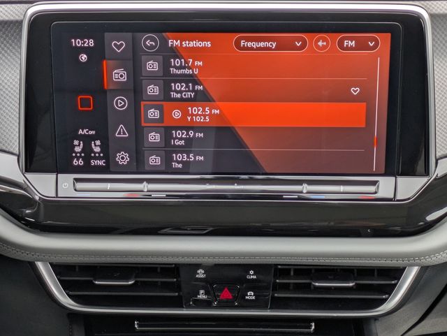 2025 Volkswagen Atlas 2.0T Peak Edition Green at Matthews Motors of Wilmington