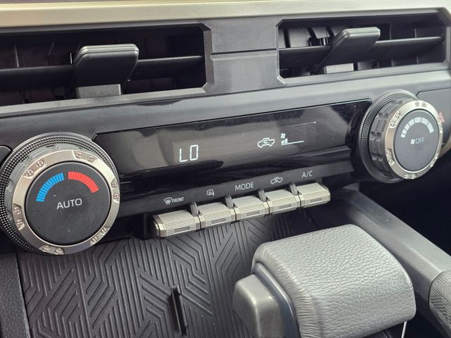 2025 Toyota Tacoma TRD Off-Road:B02394