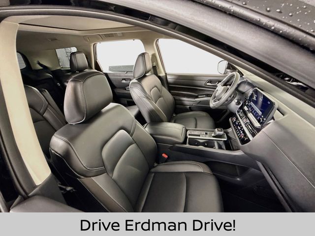 Used 2025 Nissan Pathfinder SUV