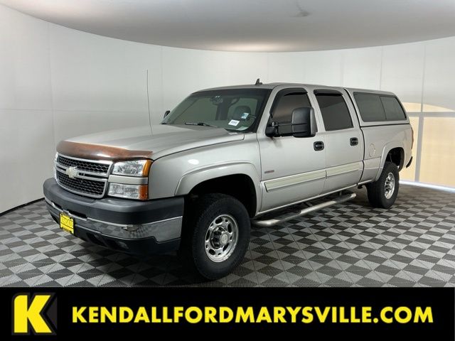 Silver Birch Metallic 2006 Chevrolet Silverado 2500HD Pickup Truck Four-Wheel Drive 6-Speed Manual Overdrive