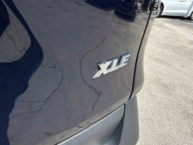 2024 Toyota RAV4 XLE - Photo 32