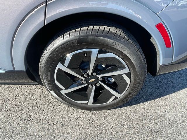 2024 Chevrolet Equinox EV LT photo