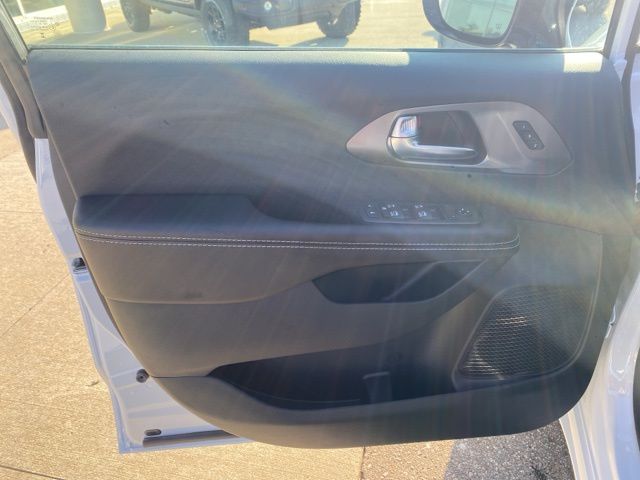 2026 Chrysler Pacifica Select - Bright White Clearcoat exterior view 10