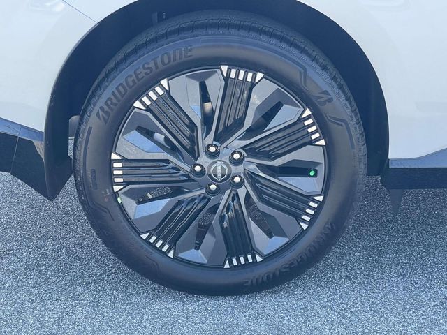 New 2026 White Nissan Platinum image 7