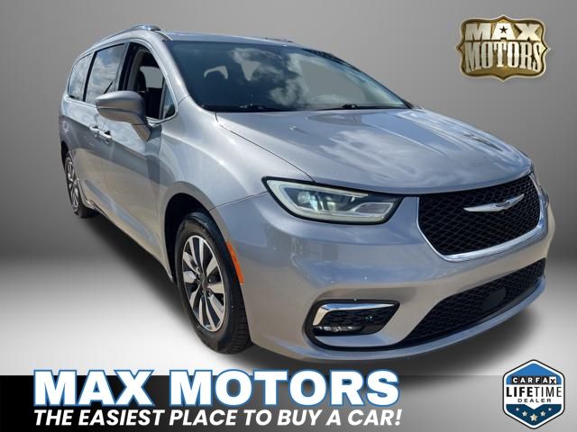 Used 2021 Chrysler Pacifica Touring L with VIN 2C4RC1BG1MR527460 for sale in Kansas City