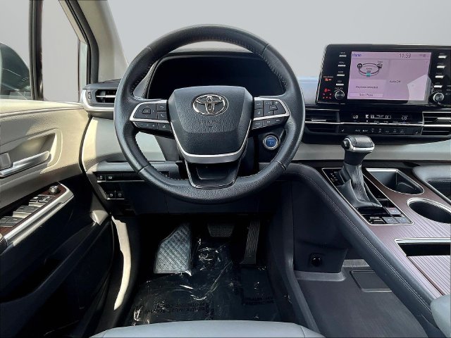 Used 2023 Toyota Sienna Van