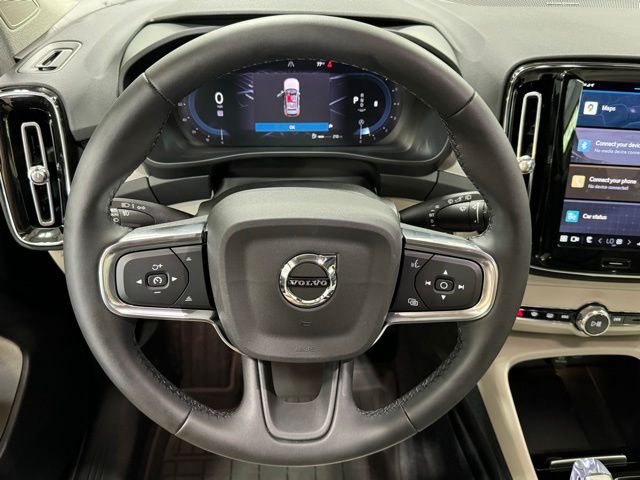 2024 Volvo XC40 B5 Plus Bright Theme 14