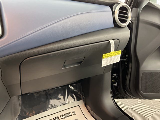 2025 Super Black Metallic Nissan Versa 1.6 SV FWD Sedan
