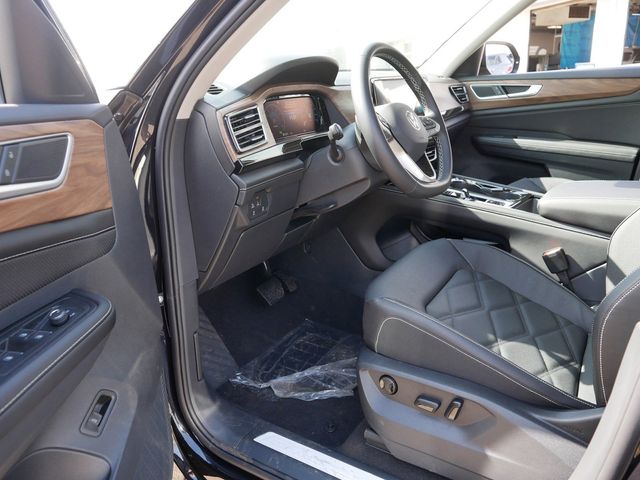 View vehicle photo 7