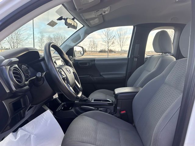 2016 Toyota Tacoma SR