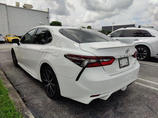 2022 Toyota Camry SE 4