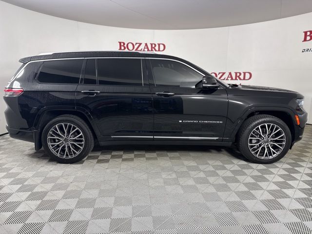 2022 Diamond Black Crystal Pearlcoat Jeep Grand Cherokee L Summit 4X4 SUV
