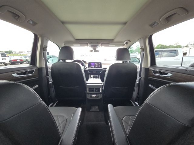 2024 Volkswagen Atlas 2.0T SEL Premium R-Line:169225A