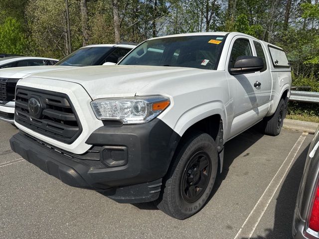 White 2018 Toyota Tacoma SR I4 Access Cab RWD Pickup Truck 4X2 6-Speed Automatic