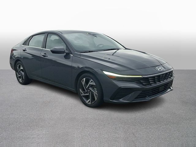 Used 2025 Hyundai Elantra Sedan