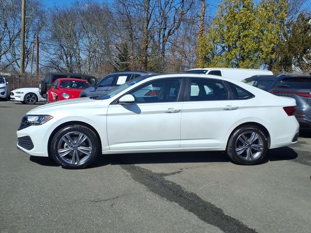 2023 Volkswagen Jetta - Image 3