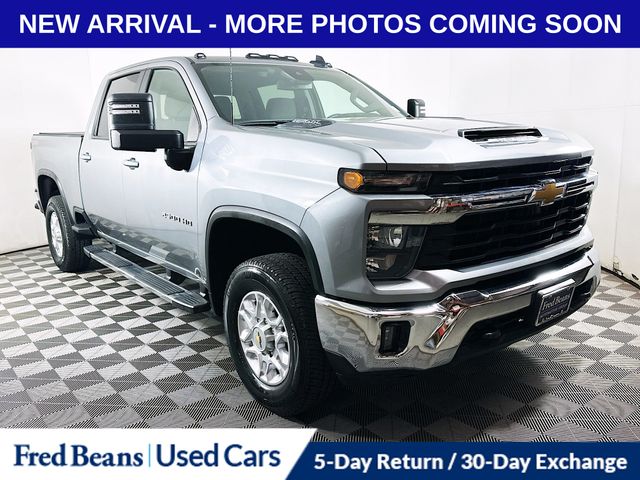 Sterling Gray Metallic 2024 Chevrolet Silverado 2500HD LT Crew Cab 4WD Pickup Truck Four-Wheel Drive Automatic