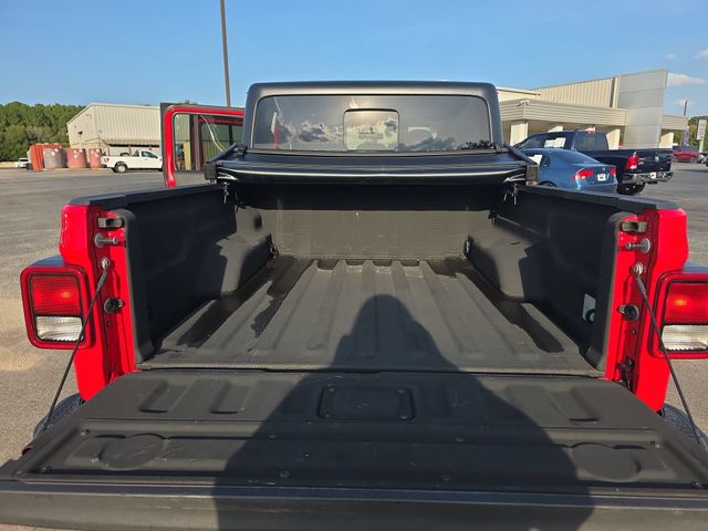 Used 2021 Firecracker Red Clearcoat Jeep Overland image 13