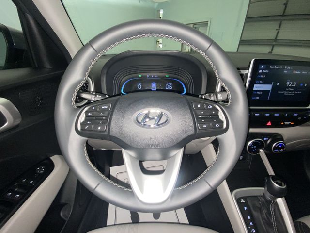 Used 2024 Gray Hyundai SEL image 14