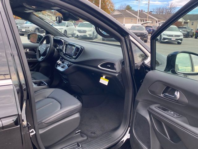 new 2026 Chrysler Pacifica car, priced at $39,873