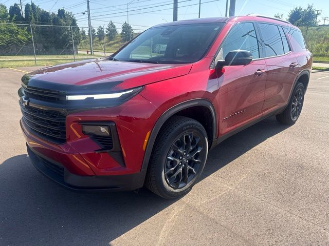 Radiant Red Tintcoat 2025 Chevrolet Traverse SUV / Crossover Front-Wheel Drive 8-Speed Automatic